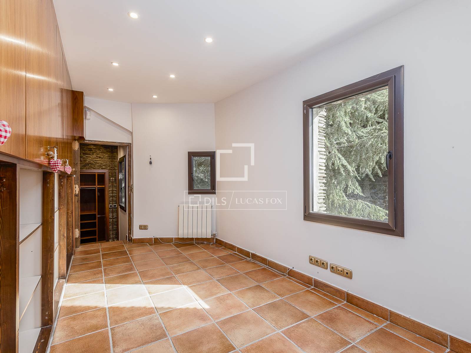 Villa i Barcelona, Spanien 6 sovrum, 402 kvm. Nr. 150596