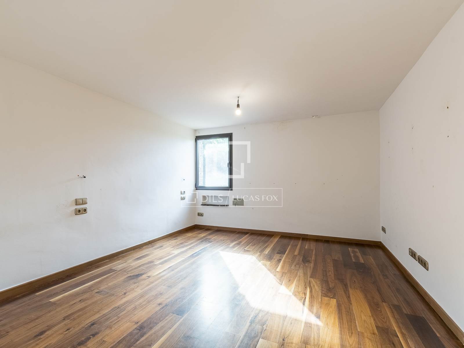 Villa i Barcelona, Spanien 6 sovrum, 402 kvm. Nr. 150596
