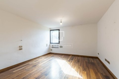 Villa for sale in Barcelona, Spain 6 bedrooms, 402 sq.m. No. 150596 - photo 20