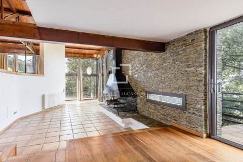 Villa for sale in Barcelona, Spain 6 bedrooms, 402 sq.m. No. 150596 - photo 12