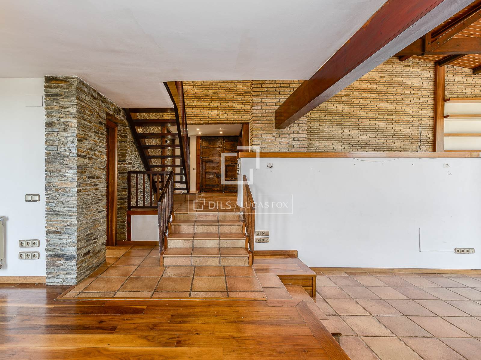 Villa i Barcelona, Spanien 6 sovrum, 402 kvm. Nr. 150596