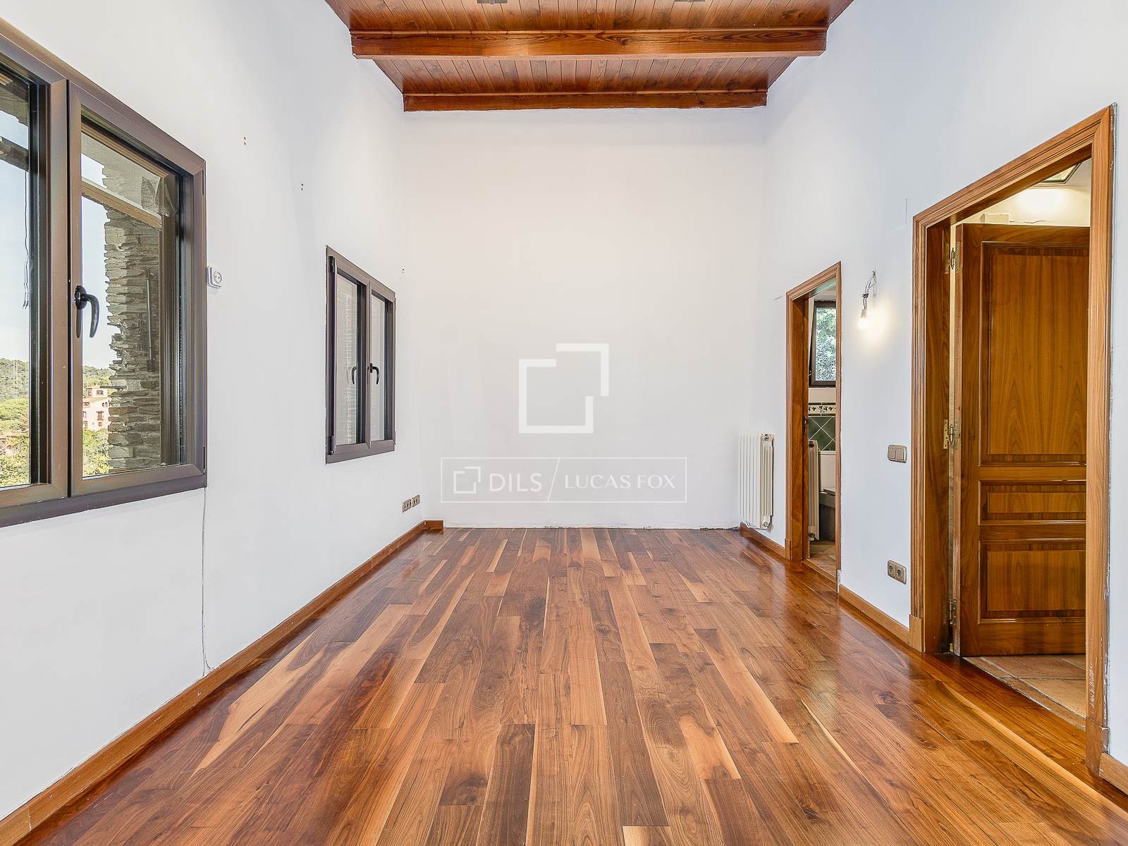 Villa i Barcelona, Spanien 6 sovrum, 402 kvm. Nr. 150596