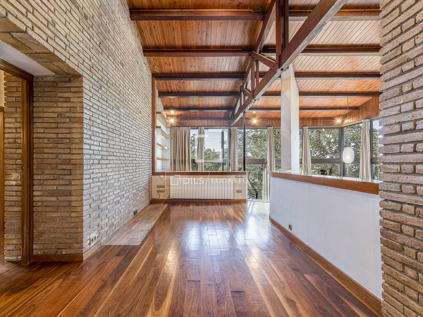 Villa i Barcelona, Spanien 6 sovrum, 402 kvm. Nr. 150596