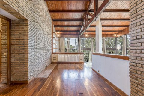 Villa for sale in Barcelona, Spain 6 bedrooms, 402 sq.m. No. 150596 - photo 5