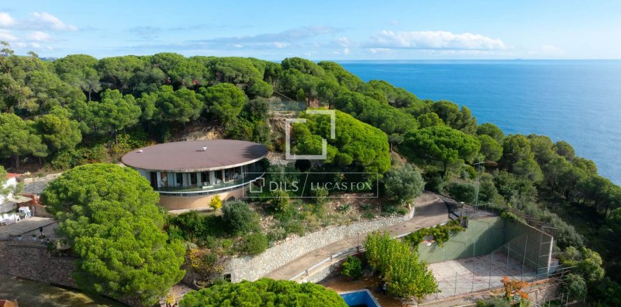 Villa in Sant Pol de Mar, Barcelona, Spain 8 bedrooms, 558 sq.m. No. 150600