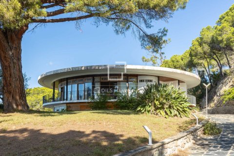 Villa for sale in Sant Pol de Mar, Barcelona, Spain 8 bedrooms, 558 sq.m. No. 150600 - photo 11