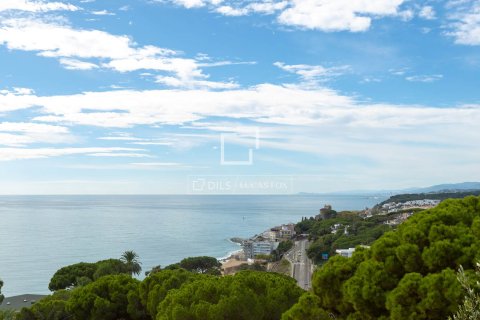 Villa for sale in Sant Pol de Mar, Barcelona, Spain 8 bedrooms, 558 sq.m. No. 150600 - photo 4