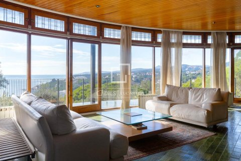 Villa for sale in Sant Pol de Mar, Barcelona, Spain 8 bedrooms, 558 sq.m. No. 150600 - photo 7