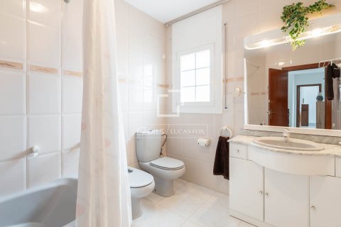 Villa in vendita a Castelldefels, Barcelona, Spagna 5 camere da letto, 352 mq. N° 150597 - foto 28