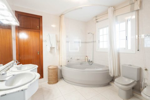 Villa in vendita a Castelldefels, Barcelona, Spagna 5 camere da letto, 352 mq. N° 150597 - foto 17