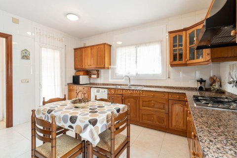 Villa in vendita a Castelldefels, Barcelona, Spagna 5 camere da letto, 352 mq. N° 150597 - foto 12