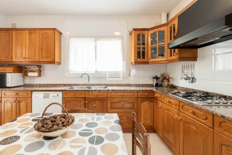 Villa in vendita a Castelldefels, Barcelona, Spagna 5 camere da letto, 352 mq. N° 150597 - foto 13