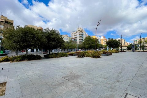 Аренда квартиры в Аликанте, Испания 2 спальни, 85м2 №165448 - фото 10