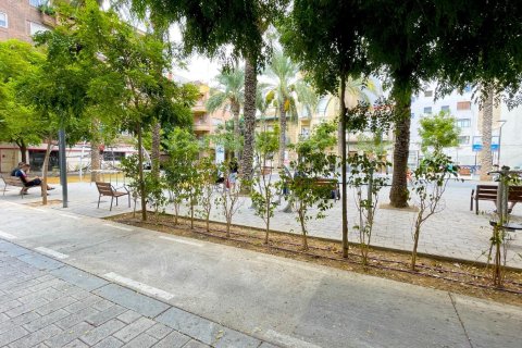 Аренда квартиры в Аликанте, Испания 2 спальни, 85м2 №165448 - фото 9