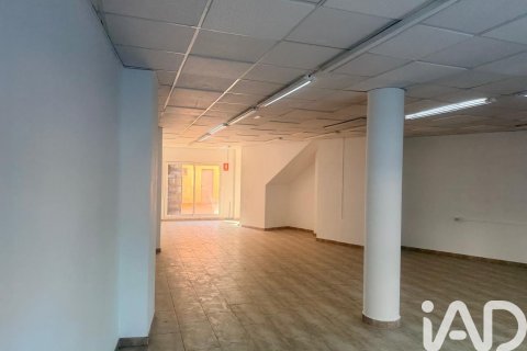 Propiedad comercial en venta en Castellar del Vallès, Barcelona, España 167 m2 No. 193526 - foto 2