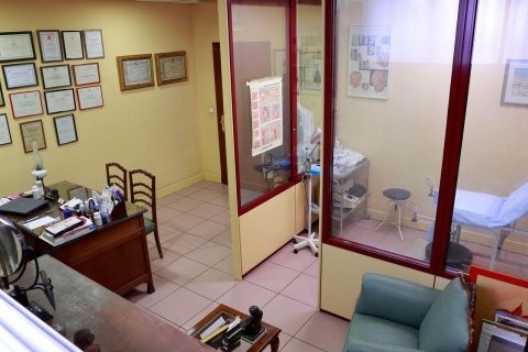 Apartment for sale in Madrid, Spain 5 bedrooms, 163 sq.m. No. 165440 - photo 8