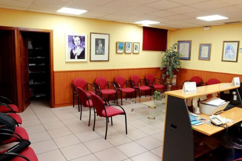 Apartment for sale in Madrid, Spain 5 bedrooms, 163 sq.m. No. 165440 - photo 13