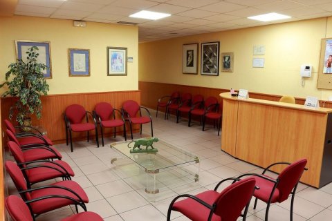 Apartment for sale in Madrid, Spain 5 bedrooms, 163 sq.m. No. 165440 - photo 2