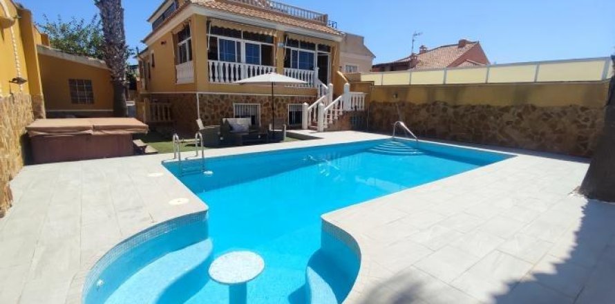 Apartment à Torrevieja, Alicante, Espagne 283 m2 No. 165438