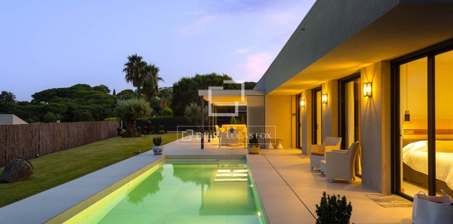 Villa in Sant Vicenc De Montalt, Barcelona, Spain 3 bedrooms, 258 sq.m. No. 193666
