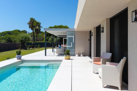 Villa for sale in Sant Vicenc De Montalt, Barcelona, Spain 3 bedrooms, 258 sq.m. No. 193666 - photo 14