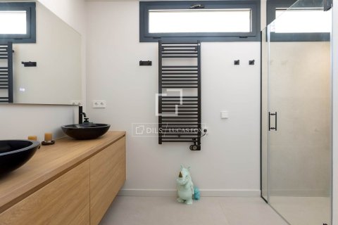 Villa for sale in Sant Vicenc De Montalt, Barcelona, Spain 3 bedrooms, 258 sq.m. No. 193666 - photo 28