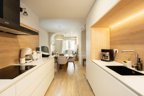 Apartament w Barcelona, Hiszpania 3 sypialnie, 95 mkw. nr 193667 – zdjęcie 3