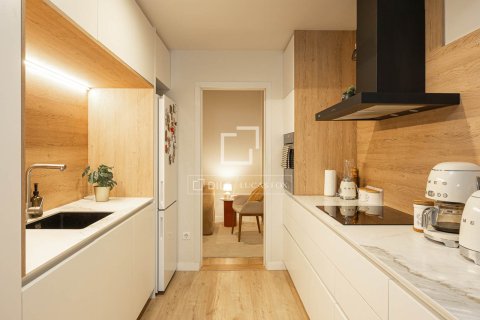 Apartament w Barcelona, Hiszpania 3 sypialnie, 95 mkw. nr 193667 – zdjęcie 23