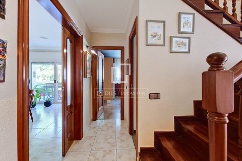 Villa for sale in Vilanova i la Geltru, Barcelona, Spain 5 bedrooms, 289 sq.m. No. 193668 - photo 18