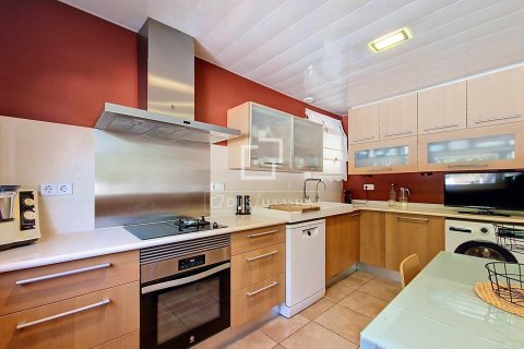 Villa for sale in Vilanova i la Geltru, Barcelona, Spain 5 bedrooms, 289 sq.m. No. 193668 - photo 3
