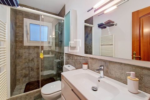 Villa for sale in Vilanova i la Geltru, Barcelona, Spain 5 bedrooms, 289 sq.m. No. 193668 - photo 20