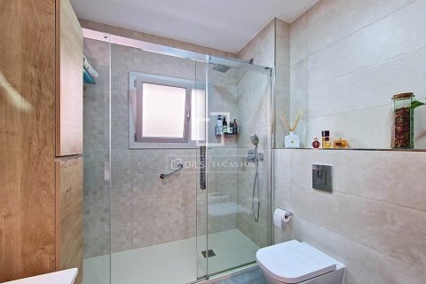 Villa for sale in Vilanova i la Geltru, Barcelona, Spain 5 bedrooms, 289 sq.m. No. 193668 - photo 4