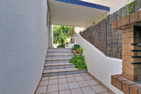 Villa for sale in Vilanova i la Geltru, Barcelona, Spain 5 bedrooms, 289 sq.m. No. 193668 - photo 13
