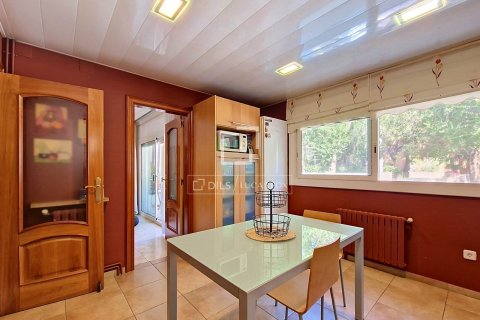 Villa for sale in Vilanova i la Geltru, Barcelona, Spain 5 bedrooms, 289 sq.m. No. 193668 - photo 28