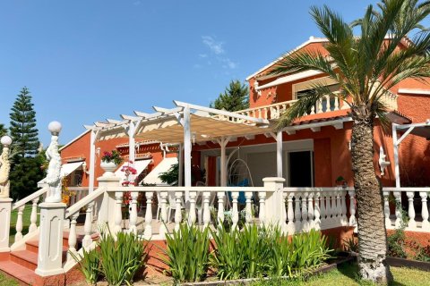 Продажа виллы в Бенидорм, Аликанте, Испания 5 спален, 465м2 №193590 - фото 4