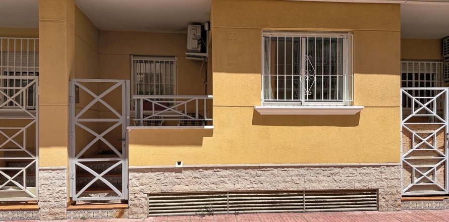 Apartment in Torrevieja, Alicante, Spain 1 bedroom, 69.66 sq.m. No. 193593