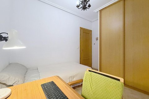 Apartment for sale in Torrevieja, Alicante, Spain 1 bedroom, 69.66 sq.m. No. 193593 - photo 13