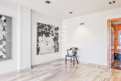 Apartment à vendre à Barcelona, Espagne, 3 chambres, 221 m2 No. 159789 - photo 19