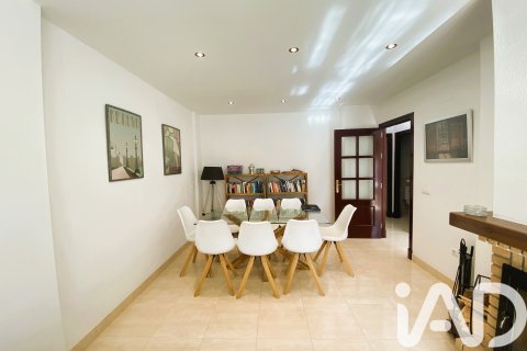 Kaupunkipientalo myytävänä Chiclana de la Frontera, Cadiz, Espanja, 4 makuuhuonetta, 125 m2 No. 152545 - kuva 10