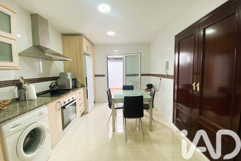 Kaupunkipientalo myytävänä Chiclana de la Frontera, Cadiz, Espanja, 4 makuuhuonetta, 125 m2 No. 152545 - kuva 18