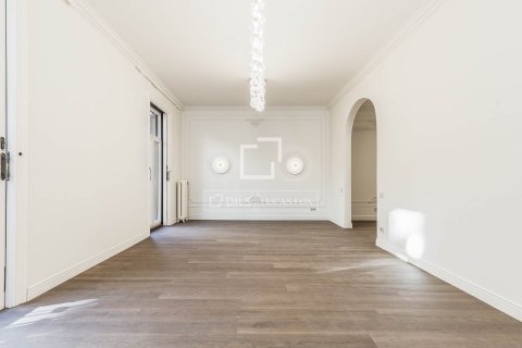 Lägenhet till salu i Barcelona, Spanien 4 sovrum, 200 kvm. Nr. 150814 - foto 6