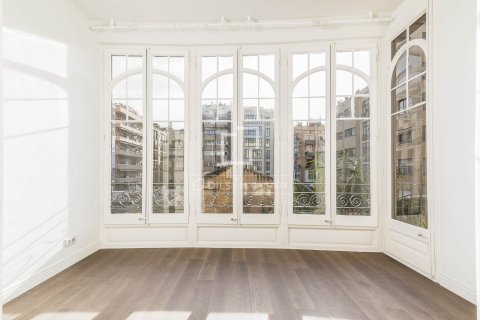 Lägenhet till salu i Barcelona, Spanien 4 sovrum, 200 kvm. Nr. 150814 - foto 20