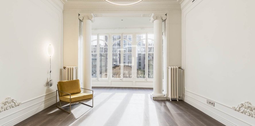 Lägenhet i Barcelona, Spanien 4 sovrum, 200 kvm. Nr. 150814