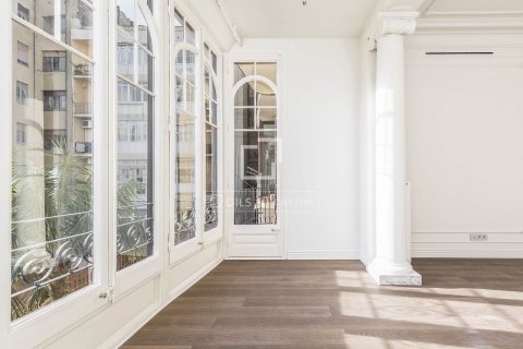 Lägenhet till salu i Barcelona, Spanien 4 sovrum, 200 kvm. Nr. 150814 - foto 21