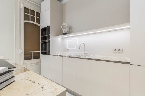 Lägenhet till salu i Barcelona, Spanien 4 sovrum, 200 kvm. Nr. 150814 - foto 16