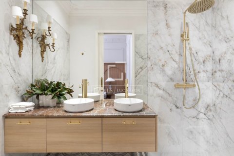 Apartament w Barcelona, Hiszpania 3 sypialnie, 161 mkw. nr 150812 – zdjęcie 20