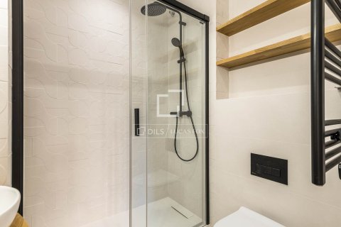 Apartament w Barcelona, Hiszpania 3 sypialnie, 128 mkw. nr 150817 – zdjęcie 25