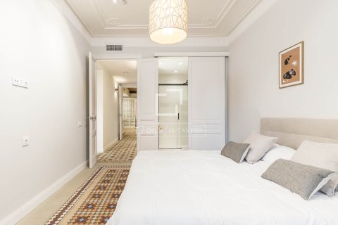 Apartament w Barcelona, Hiszpania 3 sypialnie, 128 mkw. nr 150817 – zdjęcie 22