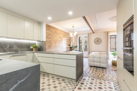 Apartament w Barcelona, Hiszpania 3 sypialnie, 128 mkw. nr 150817 – zdjęcie 14