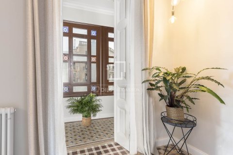 Apartament w Barcelona, Hiszpania 3 sypialnie, 128 mkw. nr 150817 – zdjęcie 10